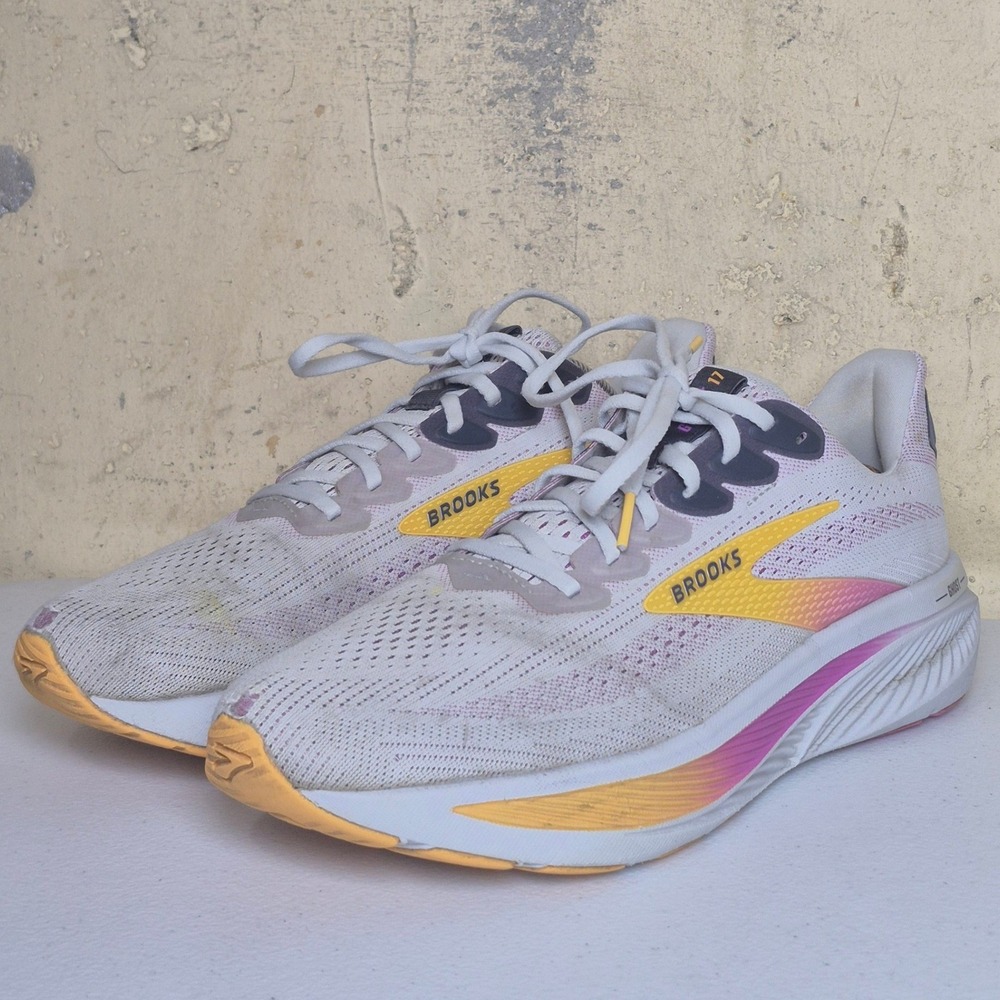 Brooks Ghost 17 Running Shoes Womens 12 B Athletic Training Oyster/Apricot/Pink